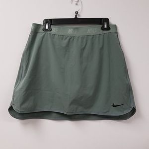 Women M Nike Flex Golf Skort Clay Green/Black NWOT